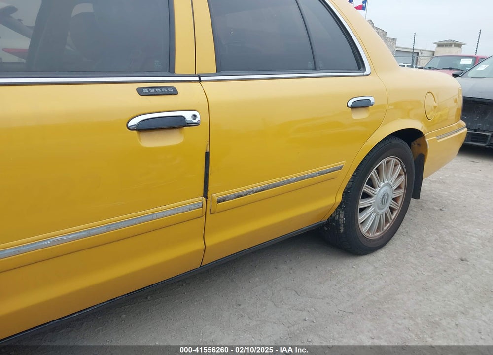 2011 MERCURY GRAND MARQUIS LS (FLEET ONLY) VIN: 2MEBM7FV9BX609700