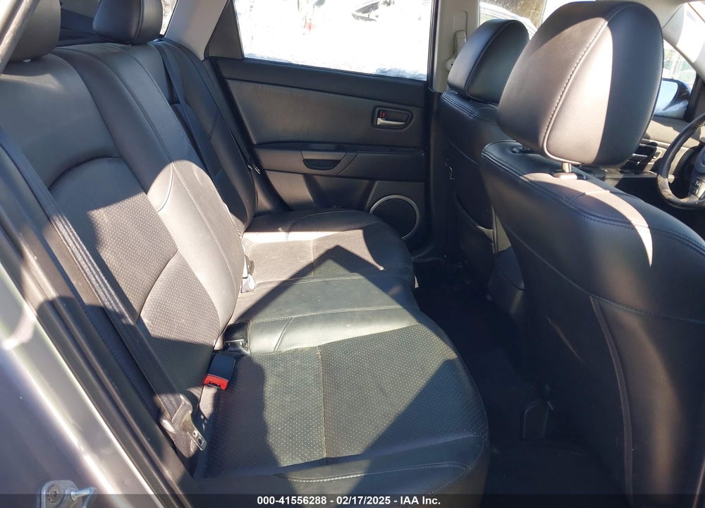 2005 MAZDA 3 S VIN: JM1BK343451253459