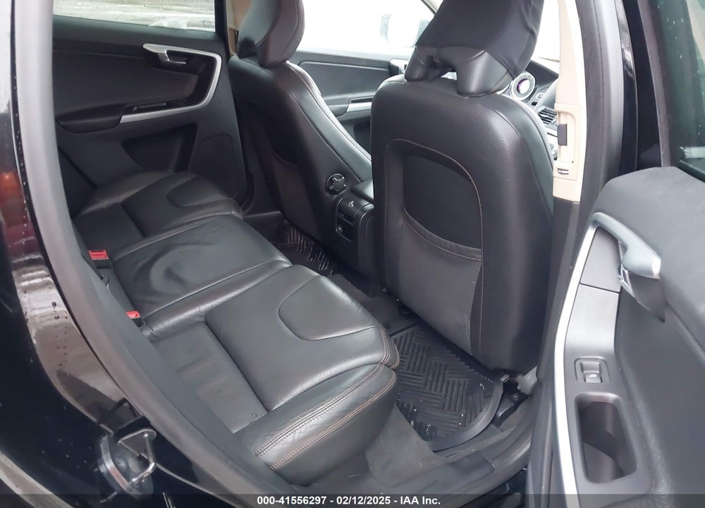 2011 VOLVO XC60 3.2 VIN: YV4940DZ0B2215922