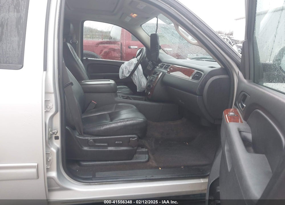 2011 CHEVROLET AVALANCHE 1500 LT1 VIN: 3GNTKFE38BG157939