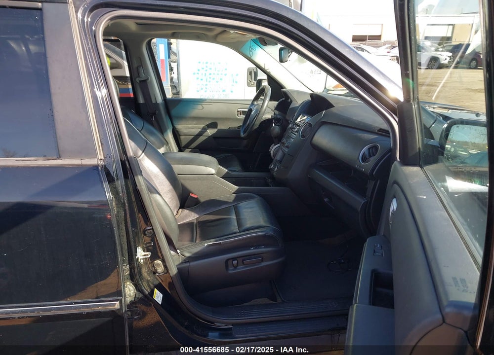 2015 HONDA PILOT TOURING VIN: 5FNYF4H95FB040340