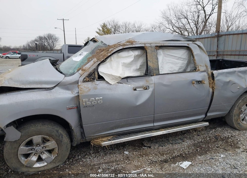 2019 RAM 1500 CLASSIC VIN: 1C6RR6TT3KS682487