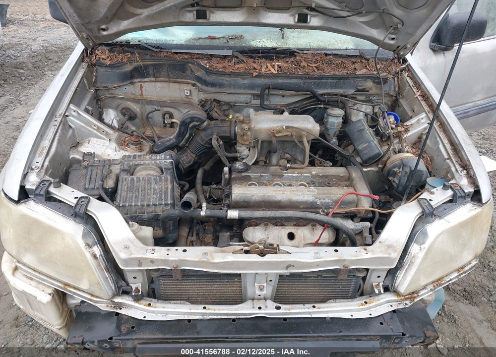 1998 HONDA CR-V LX VIN: JHLRD284XWC008003