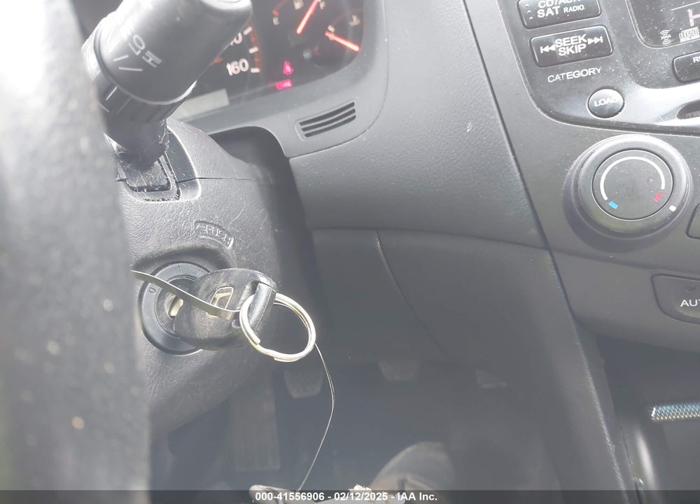 2004 HONDA ACCORD 3.0 EX VIN: 1HGCM81604A016641