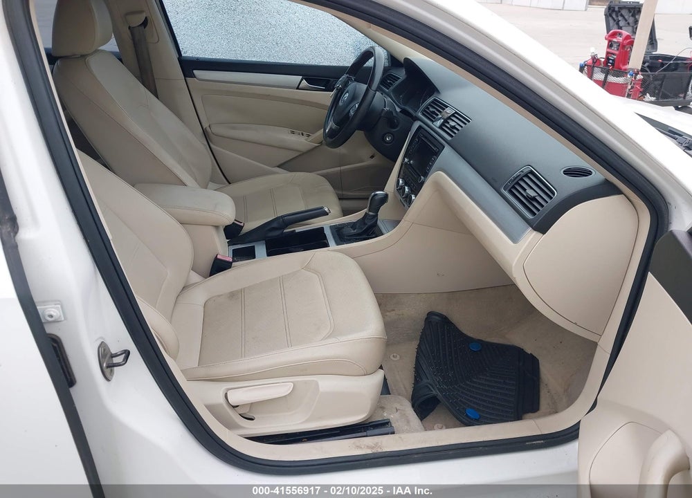 2012 VOLKSWAGEN PASSAT 2.5L SE VIN: 1VWBP7A38CC050005
