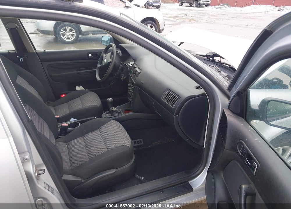 2005 VOLKSWAGEN GOLF GLS TDI VIN: 9BWGR61J554016277