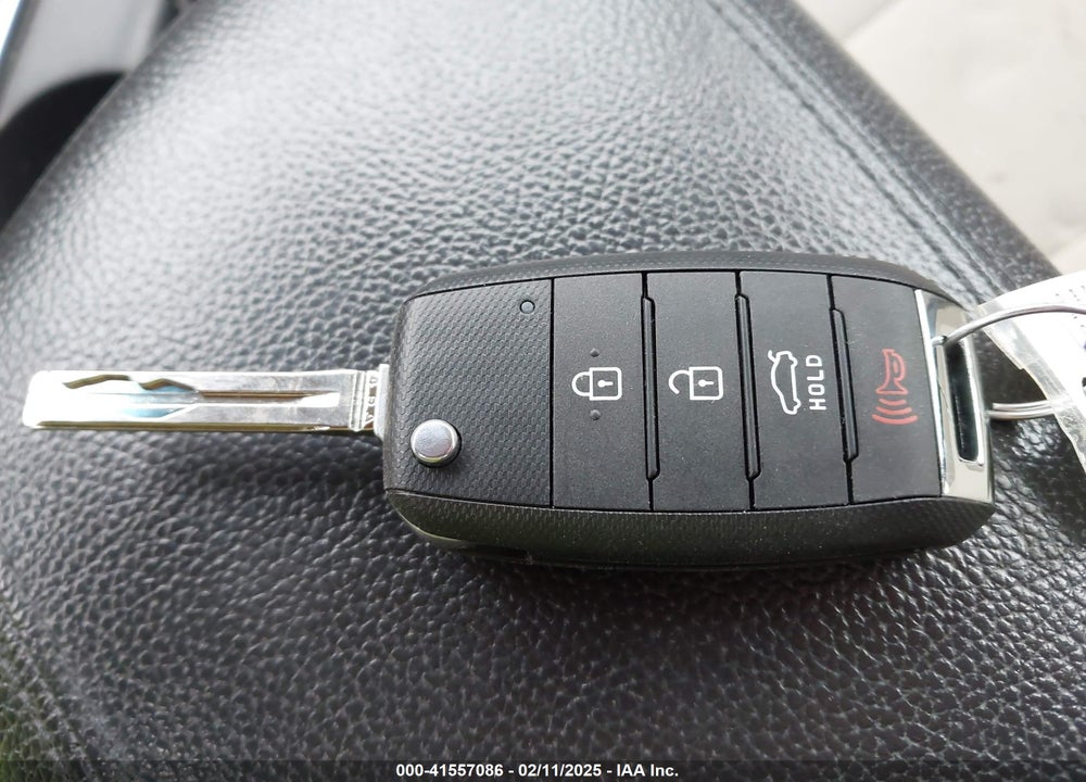 2015 KIA OPTIMA VIN: KNAGM4A74F5586636