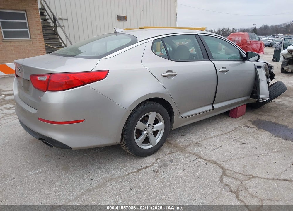 2015 KIA OPTIMA VIN: KNAGM4A74F5586636