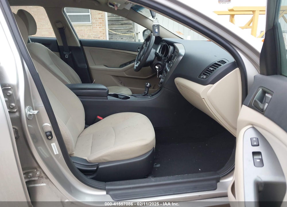 2015 KIA OPTIMA VIN: KNAGM4A74F5586636