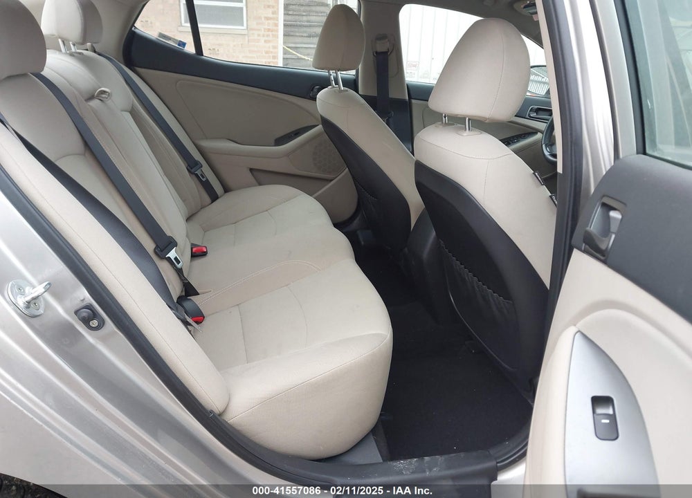 2015 KIA OPTIMA VIN: KNAGM4A74F5586636