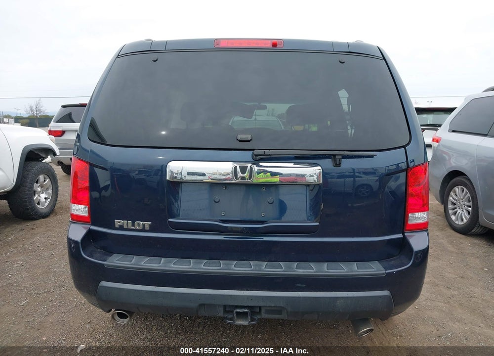 2011 HONDA PILOT VIN: 5FNYF3H49BB025350