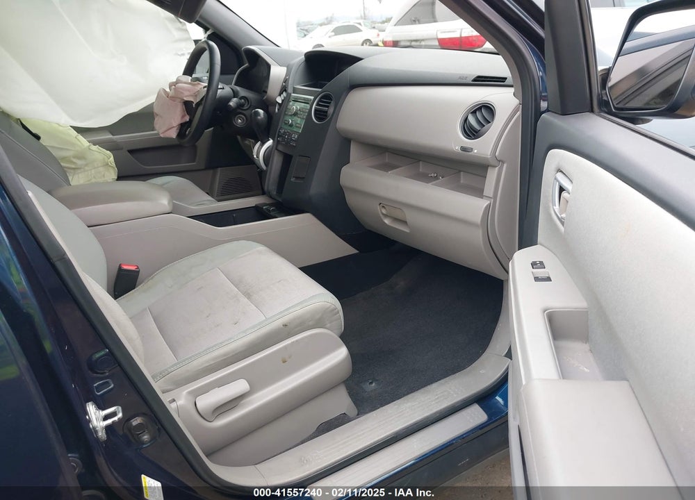 2011 HONDA PILOT VIN: 5FNYF3H49BB025350