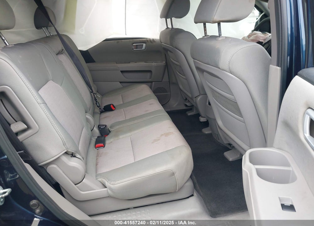2011 HONDA PILOT VIN: 5FNYF3H49BB025350