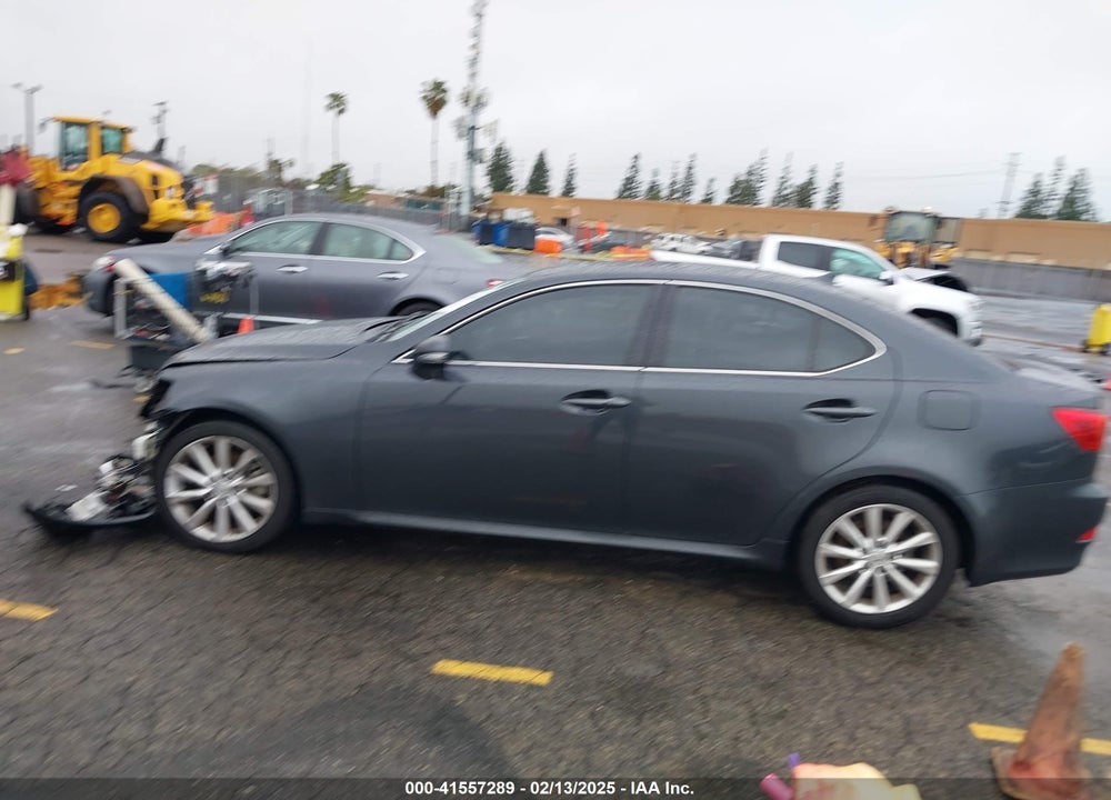 2009 LEXUS IS VIN: JTHBK262092085249