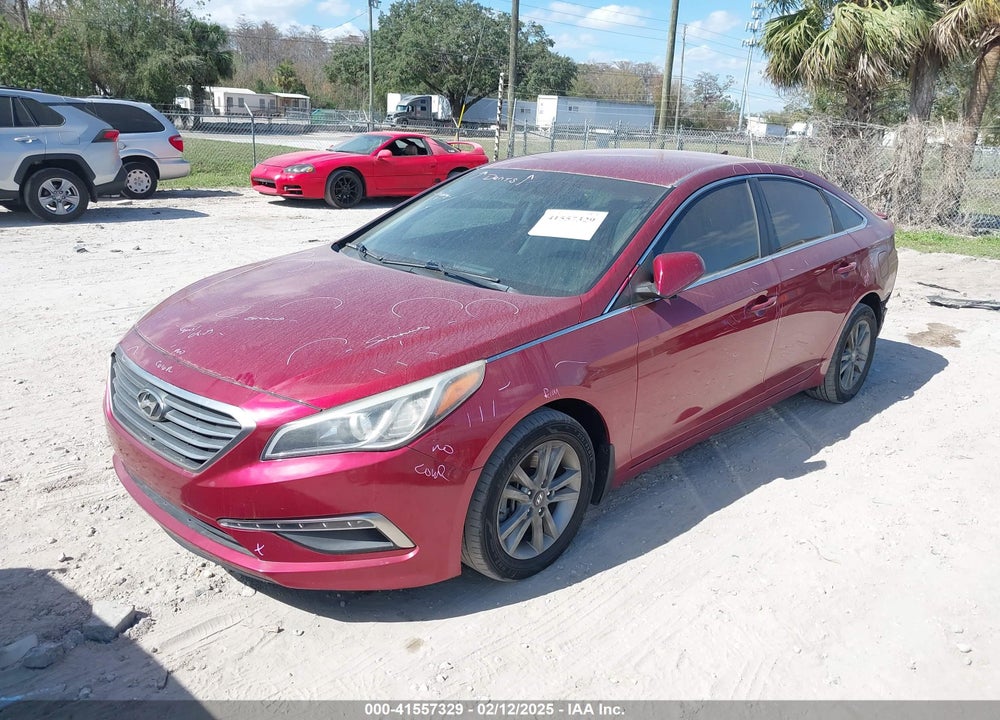 2015 HYUNDAI SONATA VIN: 5NPE24AF2FH100588