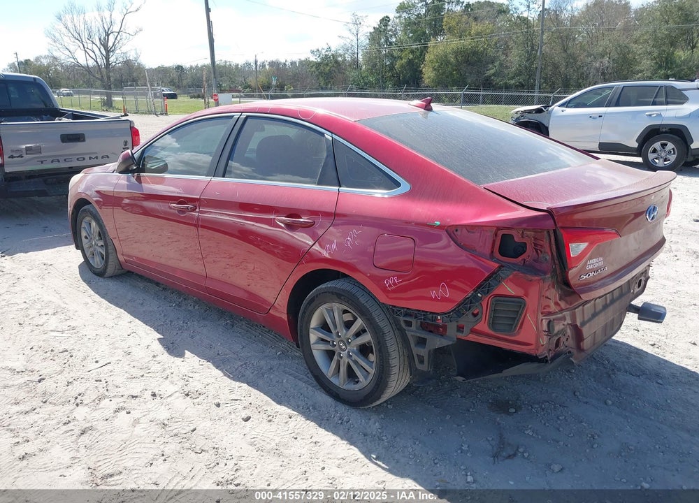 2015 HYUNDAI SONATA VIN: 5NPE24AF2FH100588