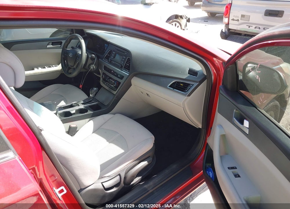 2015 HYUNDAI SONATA VIN: 5NPE24AF2FH100588