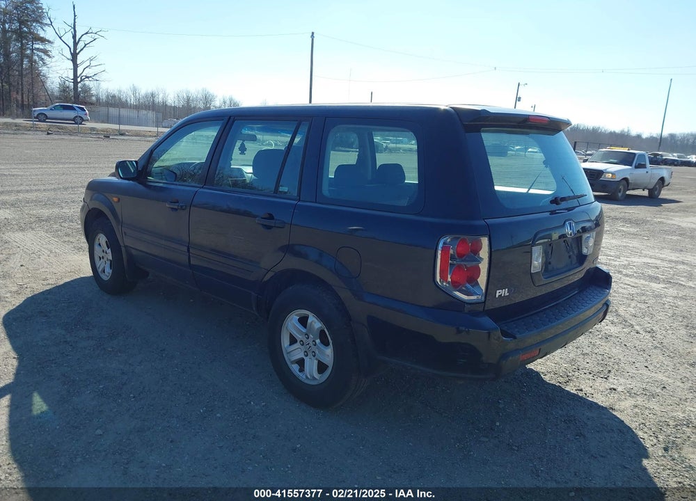 2006 HONDA PILOT LX VIN: 5FNYF18136B010777