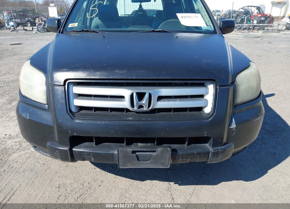 2006 HONDA PILOT LX VIN: 5FNYF18136B010777