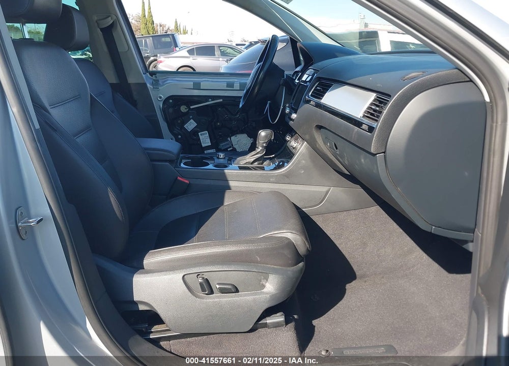 2014 VOLKSWAGEN TOUAREG VIN: WVGEF9BP8ED006479