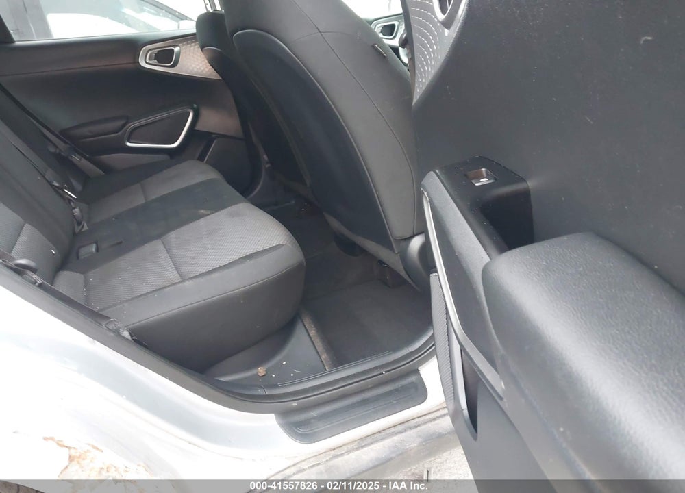 2020 KIA SOUL VIN: KNDJ23AU2L7010963