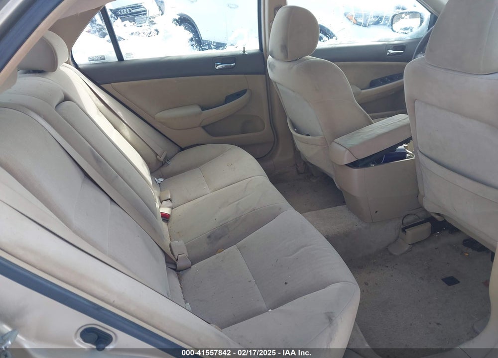 2005 HONDA ACCORD 2.4 LX VIN: 1HGCM56425A012212