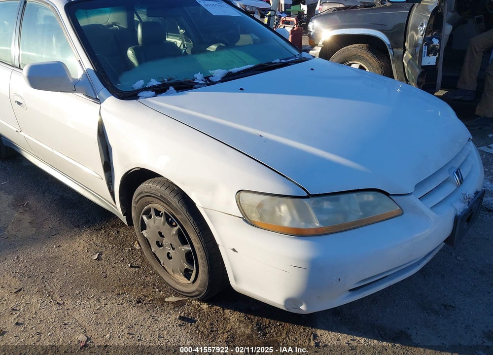 2001 HONDA ACCORD 2.3 LX VIN: 1HGCG665X1A066972