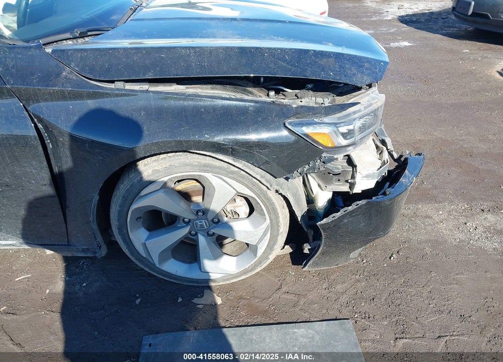 2018 HONDA ACCORD VIN: 1HGCV2F96JA029323