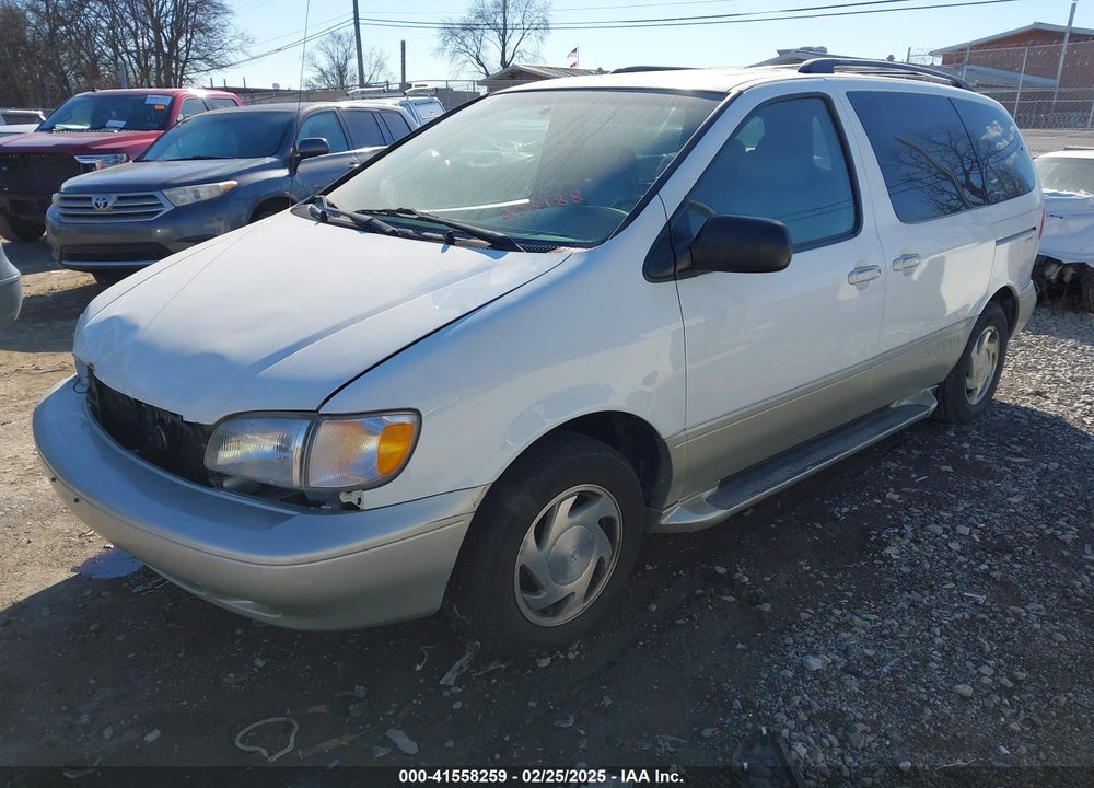 2000 TOYOTA SIENNA XLE VIN: 4T3ZF13C3YU203988