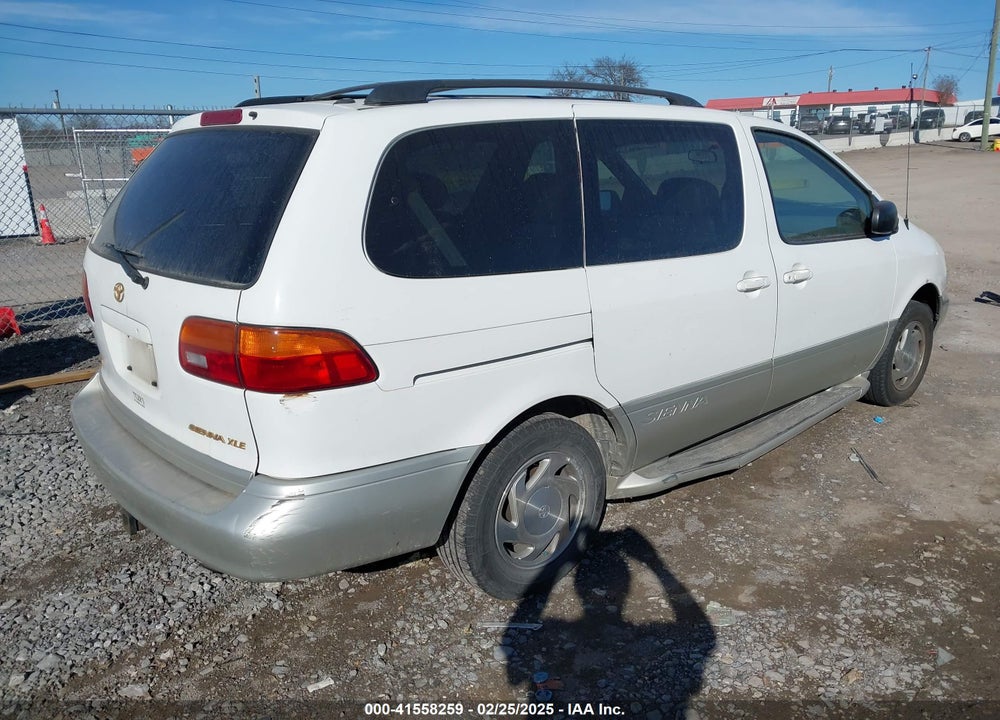 2000 TOYOTA SIENNA XLE VIN: 4T3ZF13C3YU203988