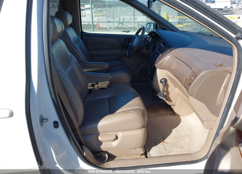 2000 TOYOTA SIENNA XLE VIN: 4T3ZF13C3YU203988
