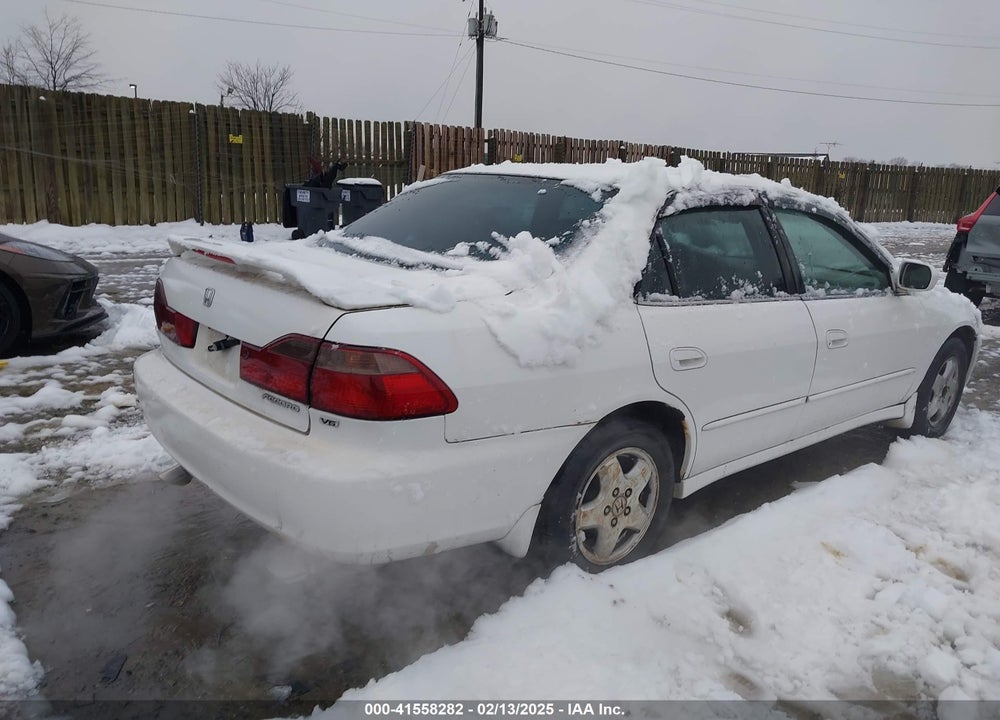 1999 HONDA ACCORD EX V6 VIN: 1HGCG165XXA041548