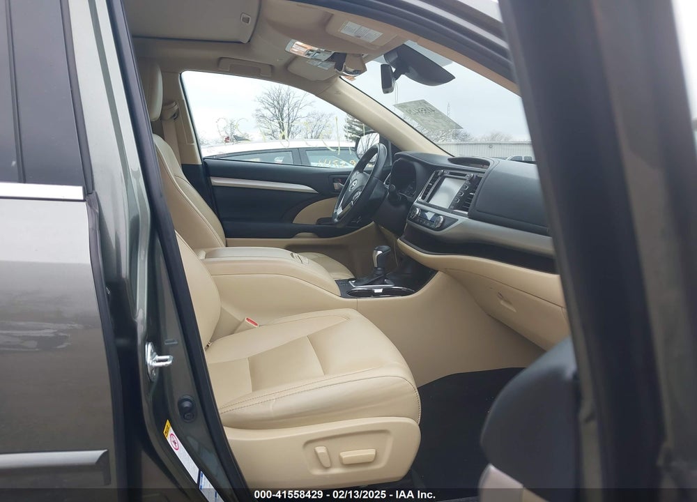 2019 TOYOTA HIGHLANDER VIN: 5TDJZRFH8KS928232