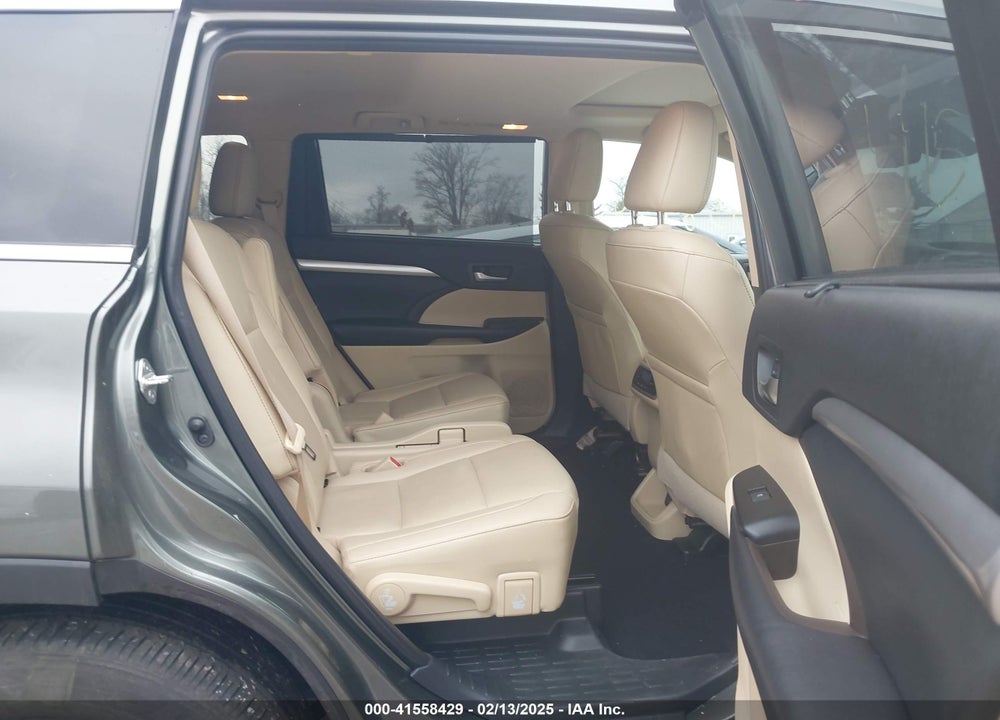 2019 TOYOTA HIGHLANDER VIN: 5TDJZRFH8KS928232