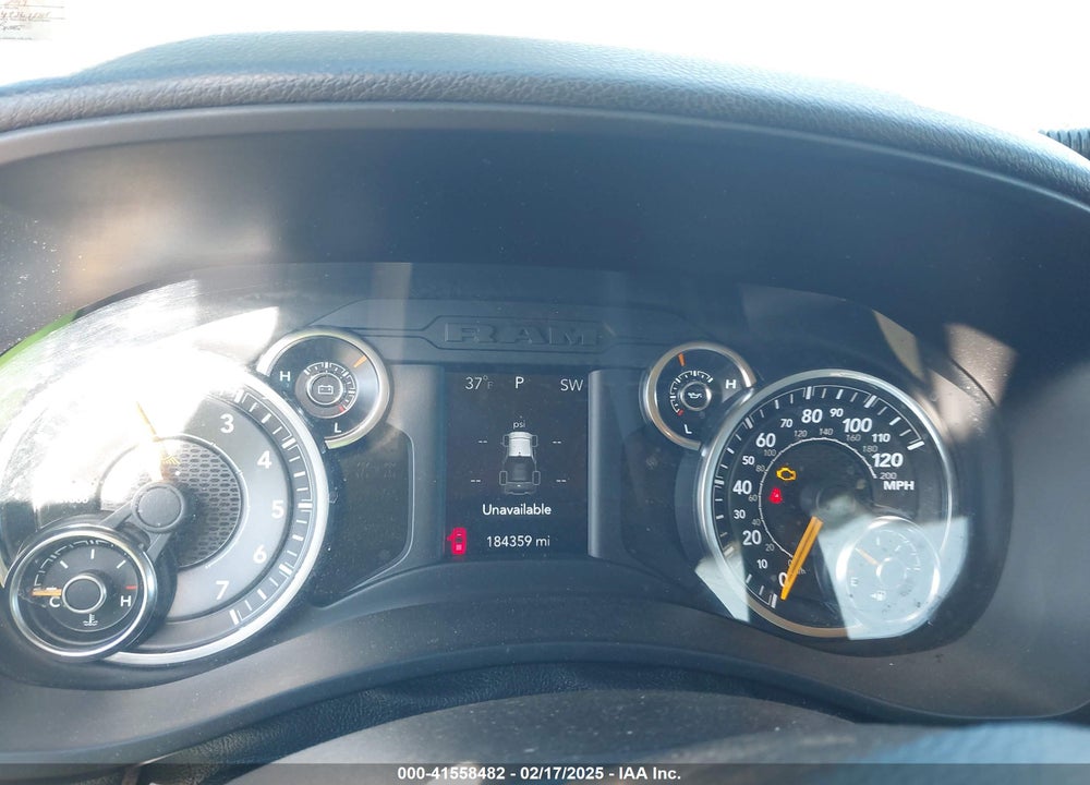 2019 RAM 2500 BIG HORN 4X4 6'4 BOX VIN: 3C6UR5DJXKG519053