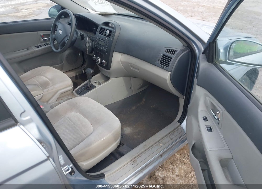 2008 KIA SPECTRA VIN: KNAFE122385575334