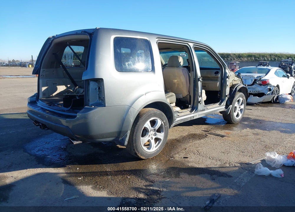 2009 HONDA PILOT LX VIN: 5FNYF38209B009692