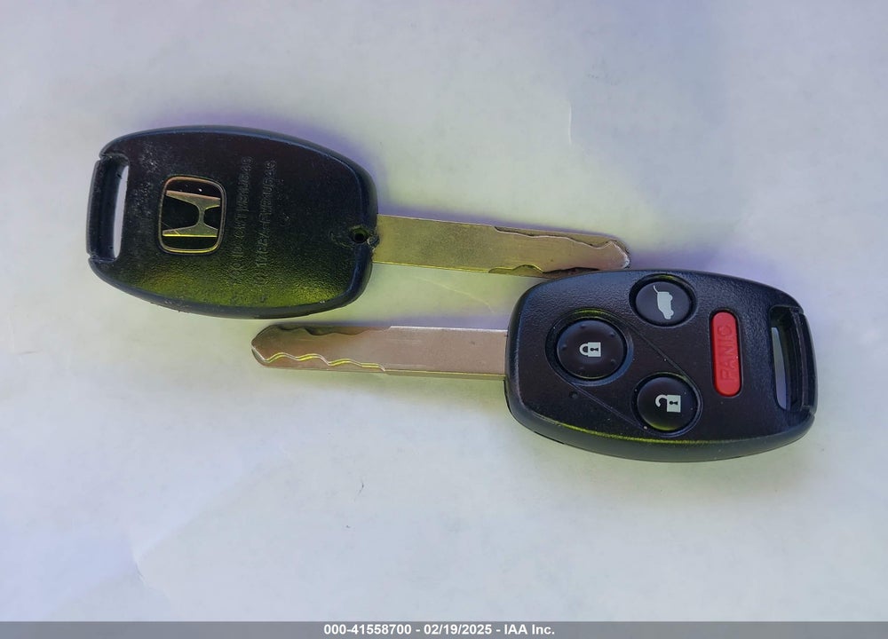 2009 HONDA PILOT LX VIN: 5FNYF38209B009692