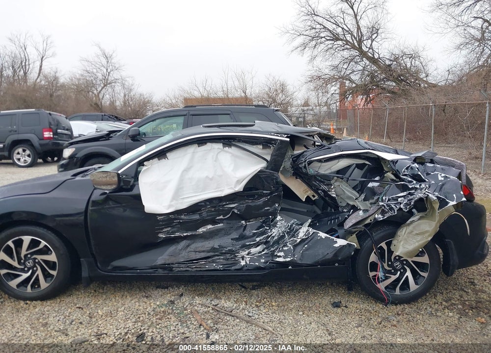 2017 HONDA CIVIC VIN: 2HGFC4B04HH308187