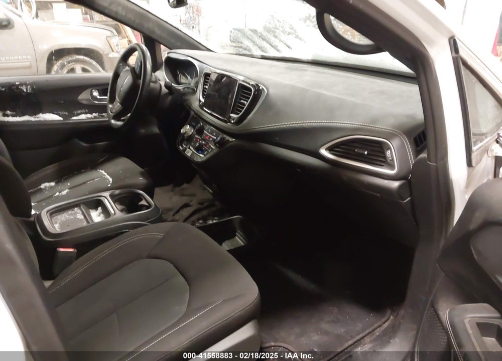 2022 CHRYSLER PACIFICA TOURING VIN: 2C4RC1FG1NR157963
