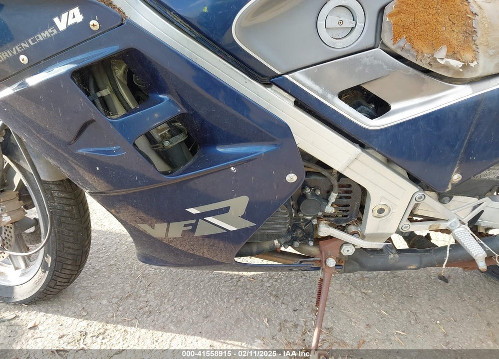 1987 HONDA VFR700 F VIN: JH2RC2633HM100827