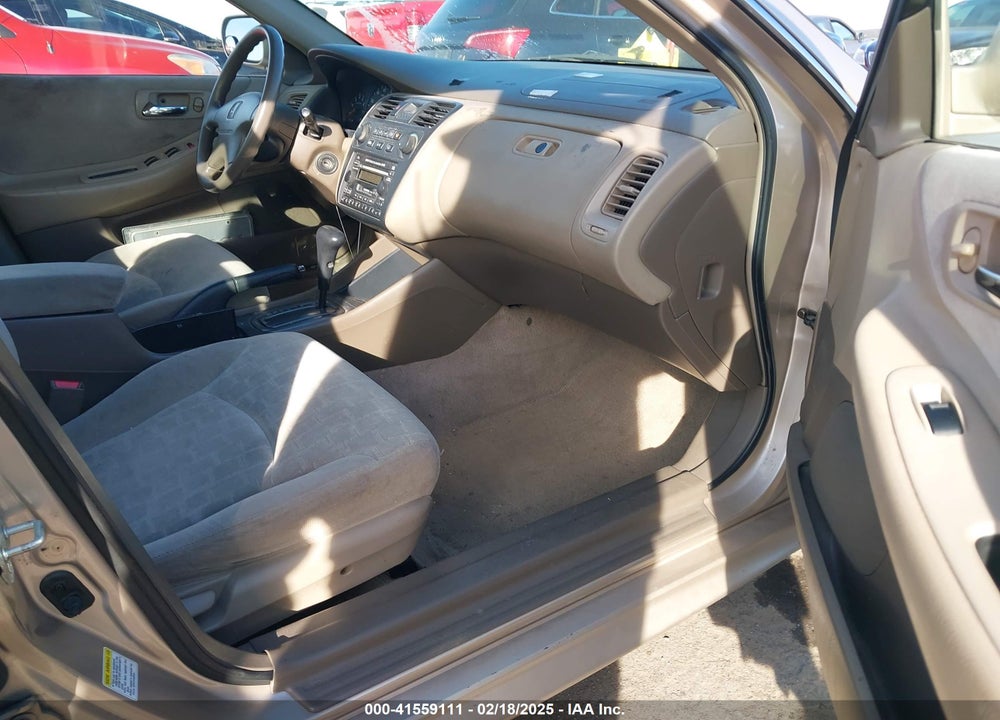 2001 HONDA ACCORD 2.3 EX VIN: JHMCG66831C016281