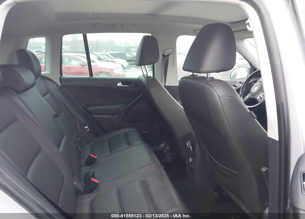2015 VOLKSWAGEN TIGUAN VIN: WVGBV7AX6FW559245