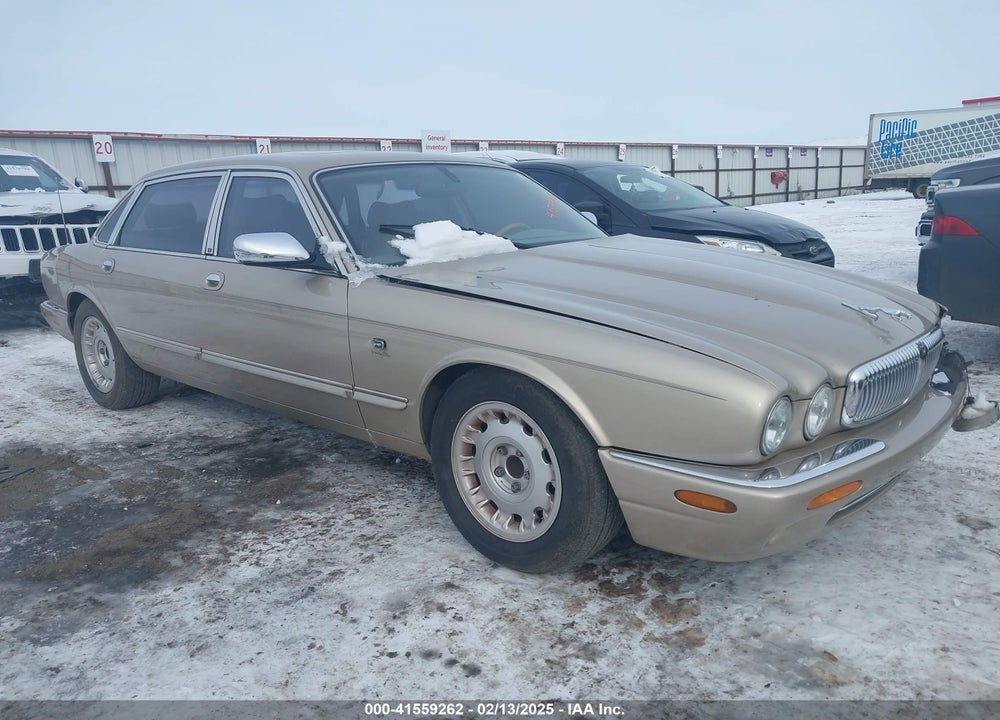 2000 JAGUAR XJ8 VANDEN PLAS VIN: SAJDA24C7YLF13906