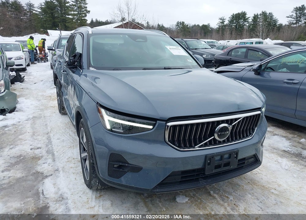 2023 VOLVO XC40 VIN: YV4L12UN4P2989427