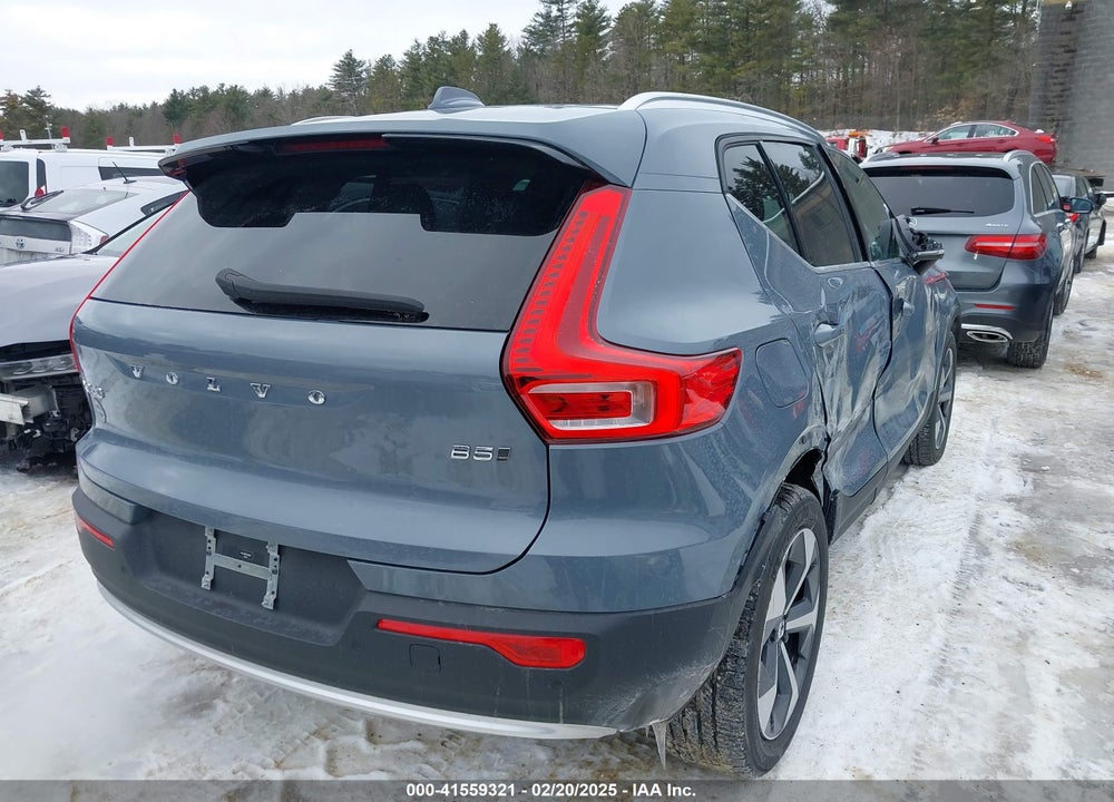 2023 VOLVO XC40 VIN: YV4L12UN4P2989427