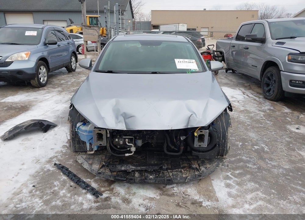 2017 HYUNDAI ELANTRA VIN: 5NPD84LF9HH161446