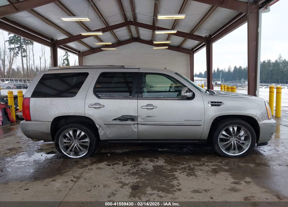 2011 CADILLAC ESCALADE PREMIUM VIN: 1GYS4CEF0BR127688
