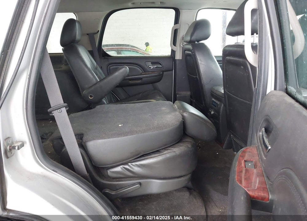 2011 CADILLAC ESCALADE PREMIUM VIN: 1GYS4CEF0BR127688
