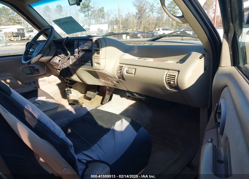 1996 CHEVROLET TAHOE K1500 VIN: 1GNEK13R9TJ392739